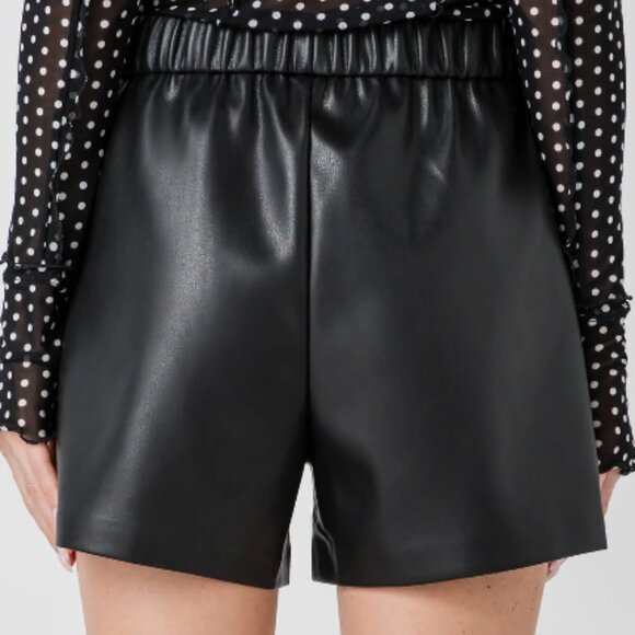 THML Faux Leather Shorts - SeveraL Sizes - Picture 7 of 9